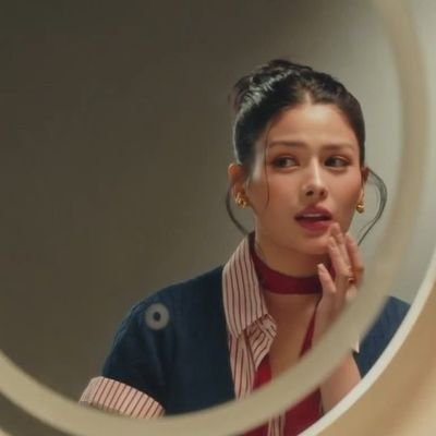 azrauraa's profile picture. i love beautiful people.
｡⋆𖦹𓇼𓏲—my girl is not rushing. not hiding. just arriving, slowly and surely.