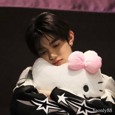 zhaophobia's profile picture. 19 | rps | chanel hao changed my life