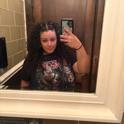 RFelipe81208's profile picture. Get Off My page BITCH🫵🏻‼️😈