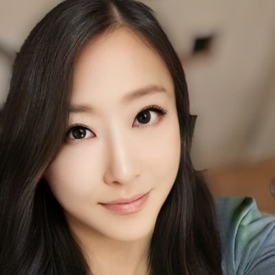 nekomenomiku's profile picture. アカウントを削除して１ヶ月謹慎してました。二度目の出直し。今は関西。アパレル関係。
音楽バカ。読書好き、文房具好き、時計好き、政治観は保守。粘着→無視、誹謗中傷→通報、ストーカー→警察 。議論はしません。アンチはアンチの仲間とやってね。鍵垢はブロック。宜しくお願いします😊
サブ垢  @Miku_is_lonely