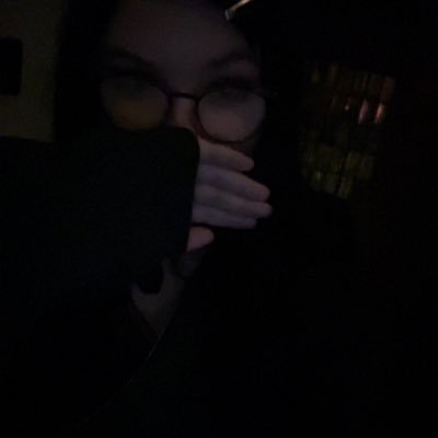 moonluvsgirls's profile picture. She/Her | Lesbian | 18 | 5’0 | only trade and send to girls | mdni