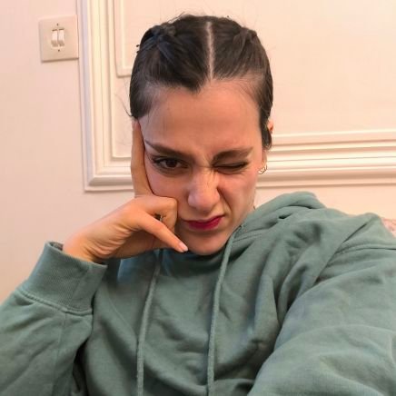 shahtootam's profile picture. بزن، پا بزن، پا به تخت واژگون.