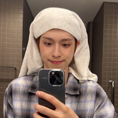 newHclub's profile picture. 🎸