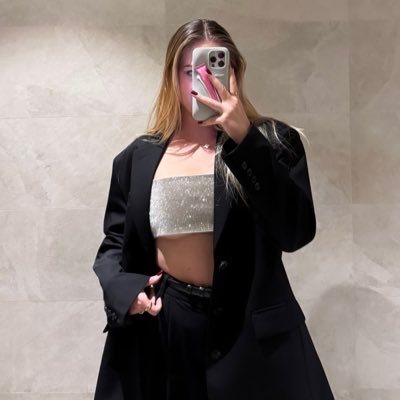 evanskate443's profile picture. I came from a wealthy family I came here to help the poor in any situation