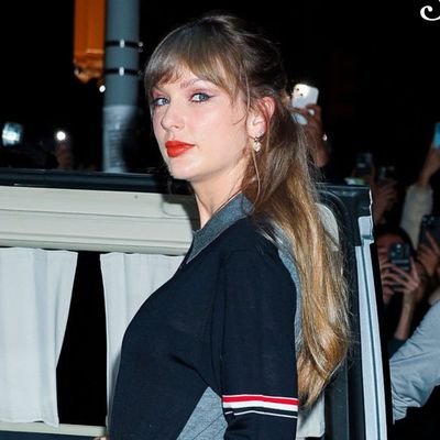 swiftxnightz's profile picture. apenas eu e a taylor tomando um cafezinho no rj