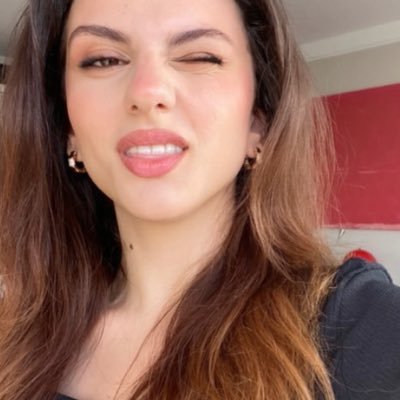 helysbookclub's profile picture. @helincurates for irl friends & books