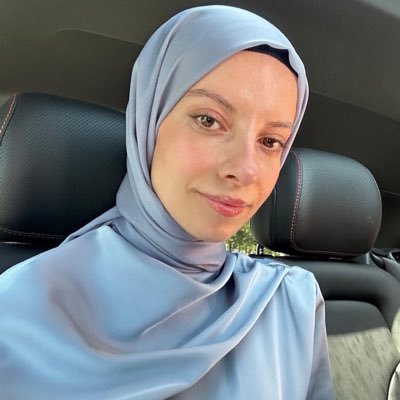 burcozdemiir's profile picture. 