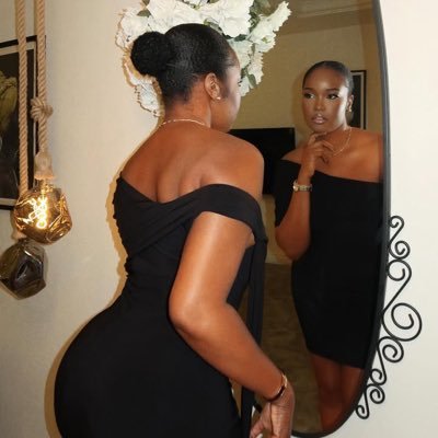 saaratuuh's profile picture. 