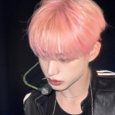 ZEROBASEONE’s Kim Jiwoong, a performer giving strength through music and love, always with ZEROSE from D-1 to Be The One.