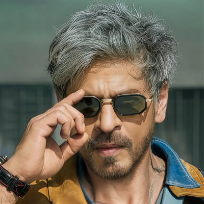 pocharanee's profile picture. It's all about tweeting for @iamsrk (Fan Account)