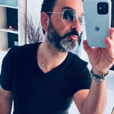 Phil1302Dmode's profile picture. La via più facile non è mai la più semplice.