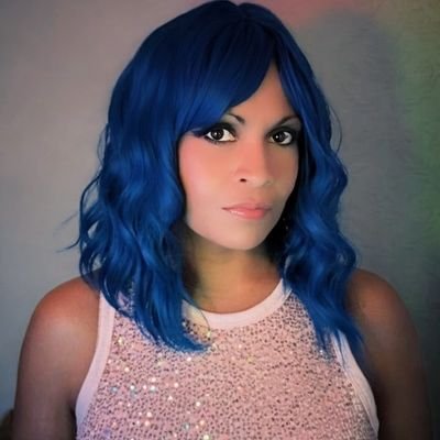 RetroGirlLife's profile picture. My alternate profile for Music, Horror, Film, Vinyl, 80s and all things retro. Darkling 🖤   Old Soul ⚡ 🎶Like a rolling stone...🎶🤘🏼🎸