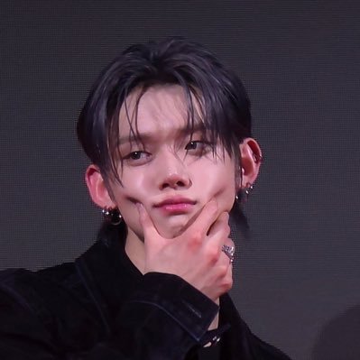 yeonjilgeong's profile picture. txt red string theory