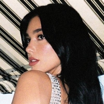 luvswells's profile picture. ella bright