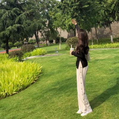 Awmivok40854's profile picture. 