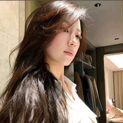 Mwuiumaw818883's profile picture. 