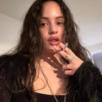 hemmingsiarka's profile picture. keep those dreams like souvenirs | 21