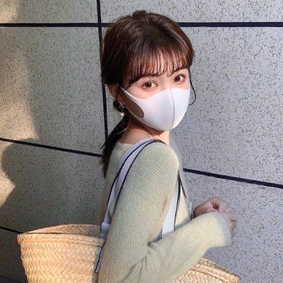 jhenl23413422's profile picture. 東京の魅力は依然として比類がなく、おそらく私たちはこの街のリズムの中で、自分だけの特別な場所を見つけるしかないのでしょう。