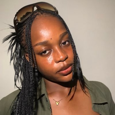 essien_uy's profile picture. Wannabe Writer| A&R | 444😚💕 currently building @theUGDraft