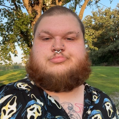 bradleestop's profile picture. 25 | Wash my bellayyyy