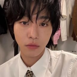 HeidiKlum831240's profile picture. 