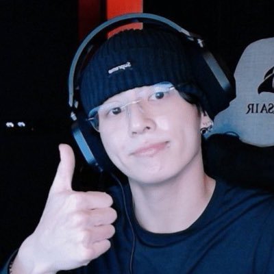 ahleerin's profile picture. ✨BTS, svt e skz | apenas uma clt gastando com card e shows superfaturados | Autora