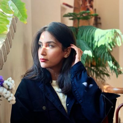 PersianSonnet's profile picture. •Nurse❤️‍🩹 •Little Pianist 🎹 •English teacher