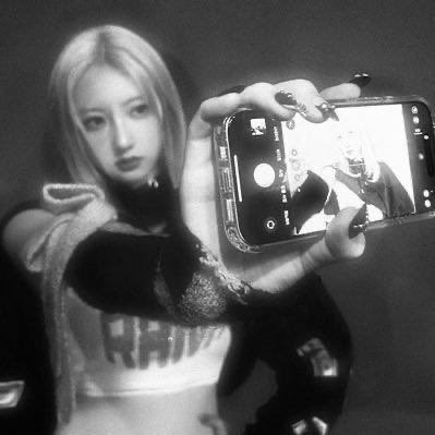 rhmisphere's profile picture. 