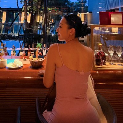 sunflower81h's profile picture. Overseas trade executive in premium goods passionate about business investment travel and global insights #Business #Investment #Travel #News