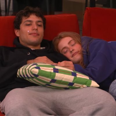 devapraviiaa's profile picture. (taylor’s version)