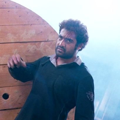 oosaravelliiii's profile picture. 