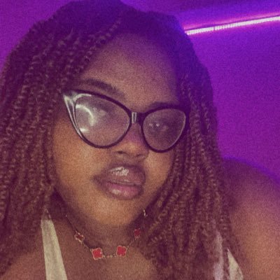 AdaOjiriver1's profile picture. ✍🏼Proudly Igbo||Oct Libran✨||Sapiosexual✍🏼|| Trypophobic🤢ll Voice Over Artist ||OAP || 30BG🩷|| Aaliyah still lives✌🏽||Enugu babe 💯|| Chelsea Fc🥶💙……