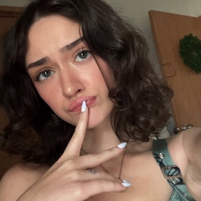 Qn234xo's profile picture. ur darkest craving =★ sadistic 🌈 dom ♡ ˚₊·˚₊ •25 • she/her • i own you ♡ ⋆｡°