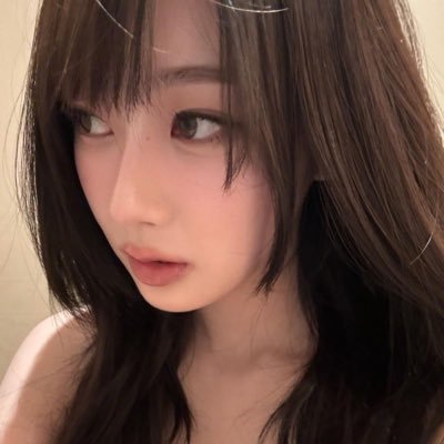 dearlyans's profile picture. 