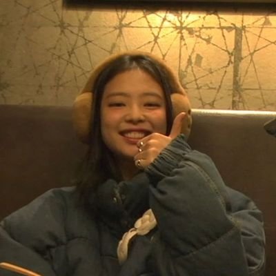 annidkk_'s profile picture. comiendo empanadas con las twice y blackpink mientras vemos friendly rivarly