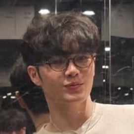 wwanarats's profile picture. jjayfuaiz thinker 💭