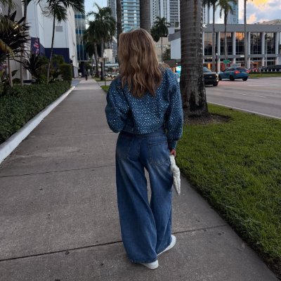 Lisa02609's profile picture. I adore the outdoors, golf, travel, and camping, and I cherish sunsets and sunrises. I hope that our meeting won't bring everything to a halt,I shall carry on