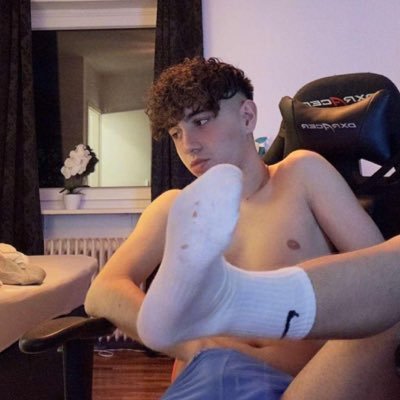 js152xs's profile picture. 23 / uk / bi cheater / nl goonboy / hmu and send me stuff pls.