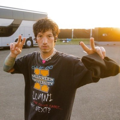 echolocalia's profile picture. like if eddie diaz was a 19 year old irish stem student | 9-1-1 and tøp | priv: @k1dwar27