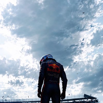 Suyyashhhh's profile picture. EE/CS