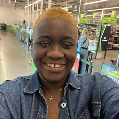 ShollytC's profile picture. People's person!

Counsellor!

Skilled listener!