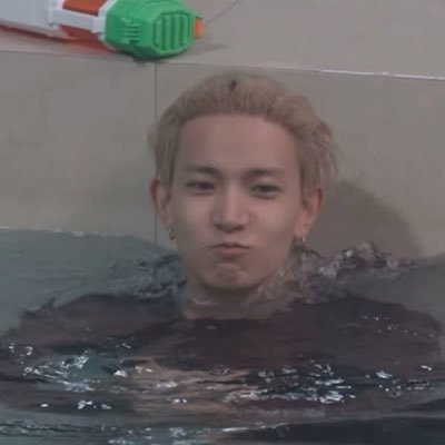 sjvnhee's profile picture. wanderlust 👣 multistan | intp | she/her ⋆౨ৎ˚