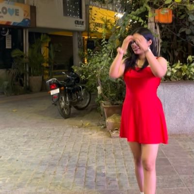 annoynonya's profile picture. i cry a lot but i’m also not productive