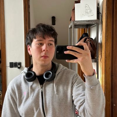 tubizcochitoxox's profile picture. I feel like a... whore???