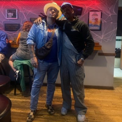 WealthyAccent's profile picture. Navigating through life with God as my compass. A leader to some, a student to all. Here for the revolution. #styleNgrace #20B