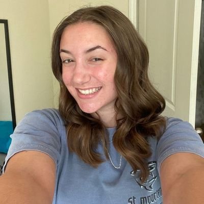 The_lonelykid4's profile picture. Dreamer at heart 🌙 | Believer in love, laughter & late-night talks 💌 | Writing my own little love story one day at a time 💕