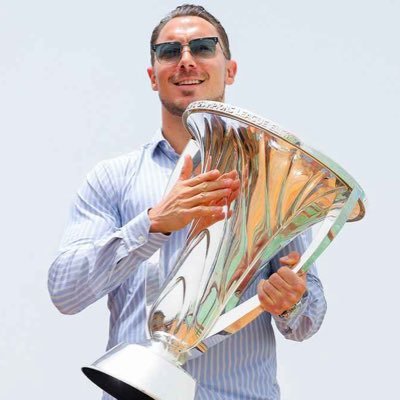 .. في منتصف التسعينات الميلاديه من القرن الماضي سقطت في حب #الاهلي وعشت زمن قهوجي .. مدريد - سيتي - Miami Heat