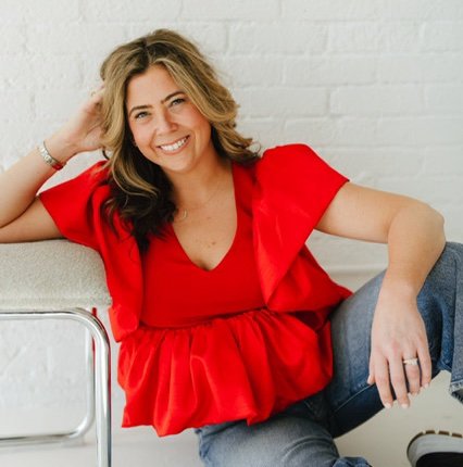 KellyHoppesch's profile picture. I help founders stop guessing and start selling. 📈 Hypervigilant operator. 🥸.Enterprise sales brain. 🤯 Woman who grew up reading rooms make elite sellers. 🚀