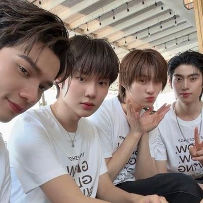 knnping's profile picture. I watch things and talk about them