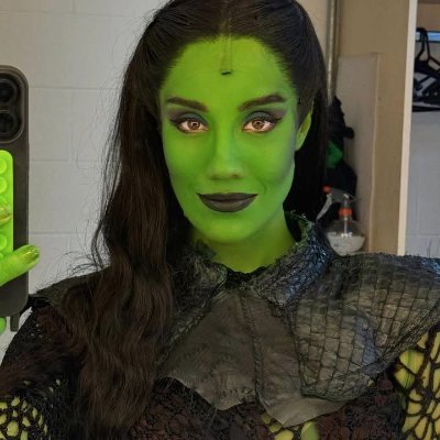 itsluansanjo's profile picture. fan account || @luansantana 💌